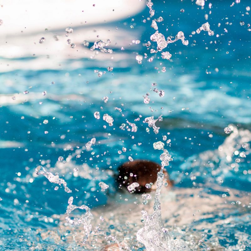 5 of the Coolest Features To Consider For Luxury Swimming Pools